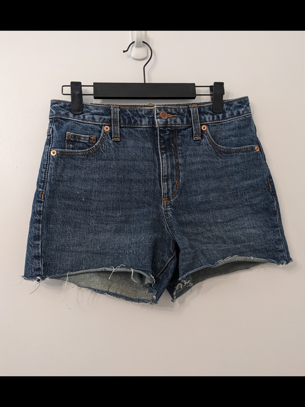 Universal Thread Vintage Midi High-Rise Medium Wash Blue Denim Shorts Size 2/26R